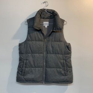 Old Navy brand vest gray in color size L